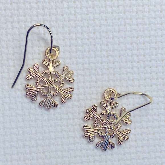 Sparkling Snowflake Earrings holiday Christmas - Picture 2 of 3